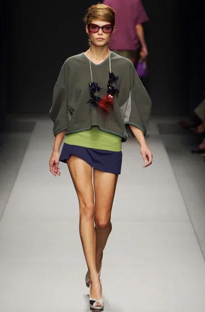 Look 16